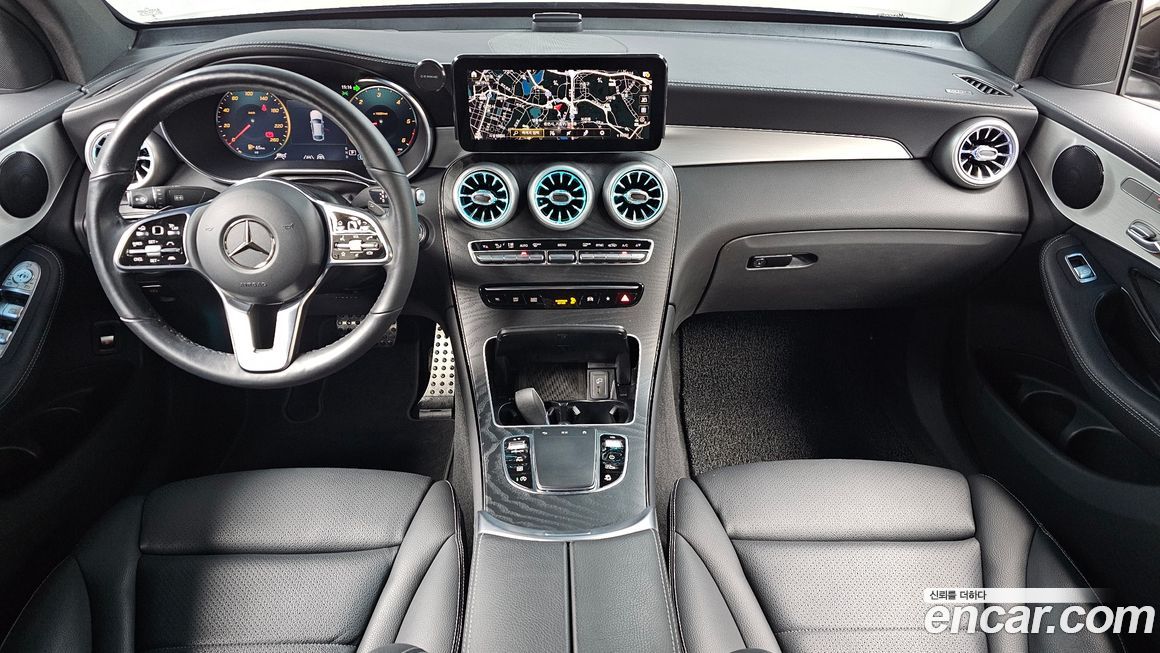 Mercedes-Benz GLC-Class 2023