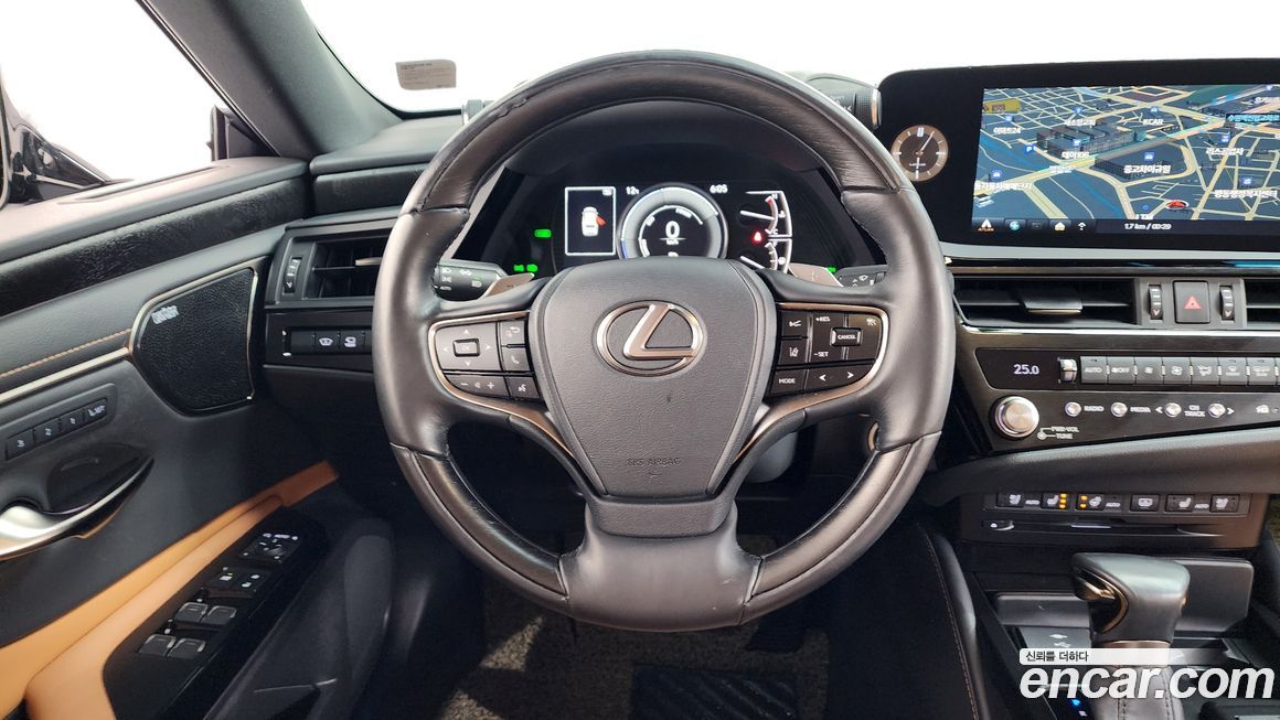 Lexus ES 2022
