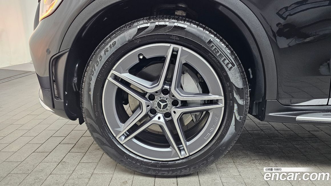 Mercedes-Benz GLC-Class 2023