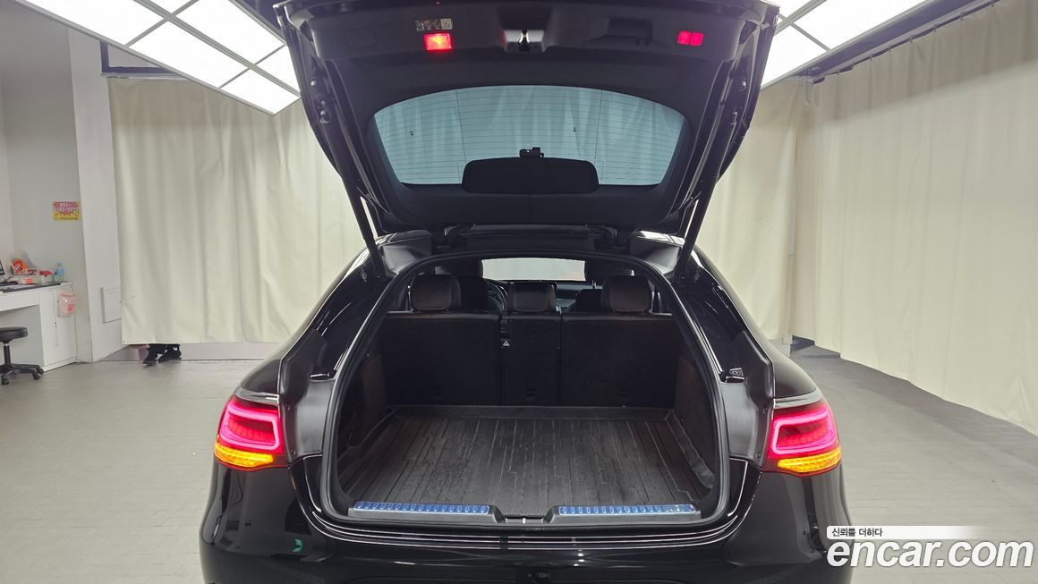 Mercedes-Benz GLC-Class 2023