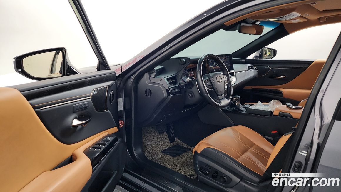 Lexus ES 2022