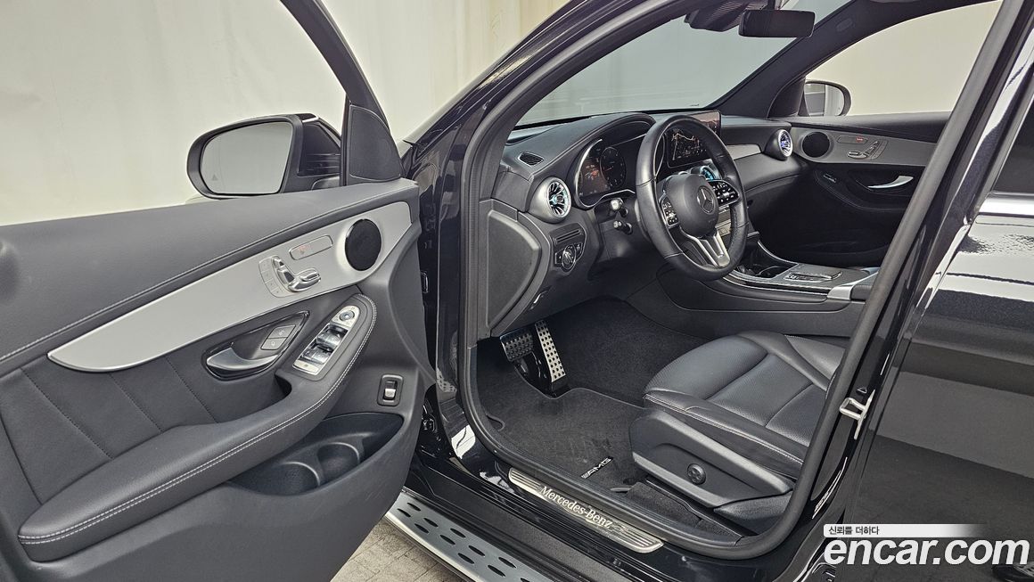 Mercedes-Benz GLC-Class 2023