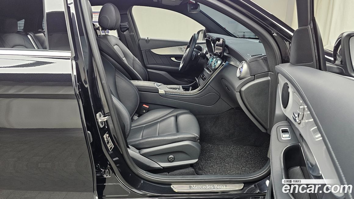 Mercedes-Benz GLC-Class 2023