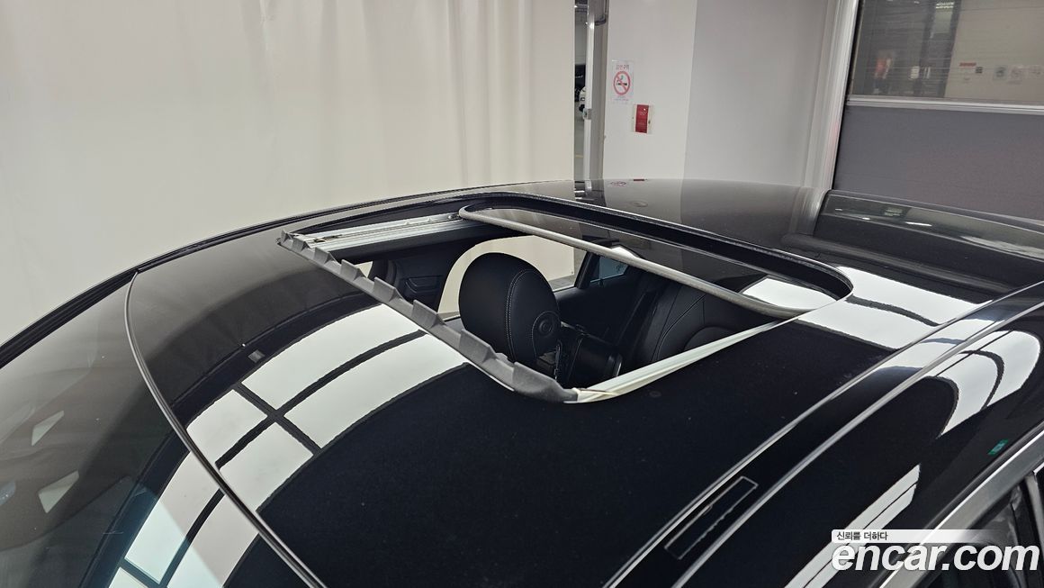 Mercedes-Benz GLC-Class 2023