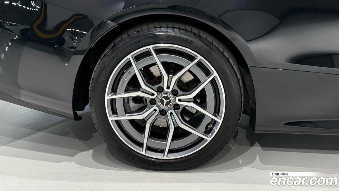 Mercedes-Benz E-Class 2023