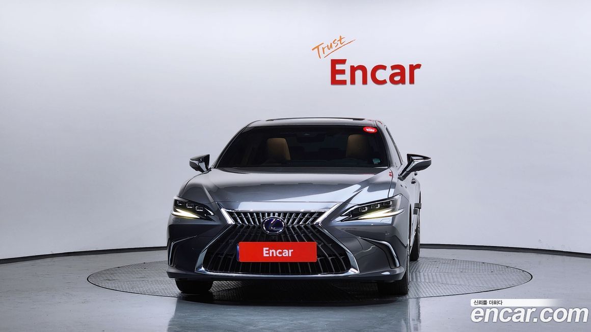 Lexus ES 2022
