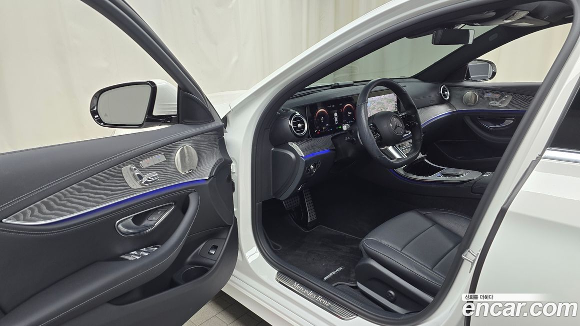 Mercedes-Benz E-Class 2022