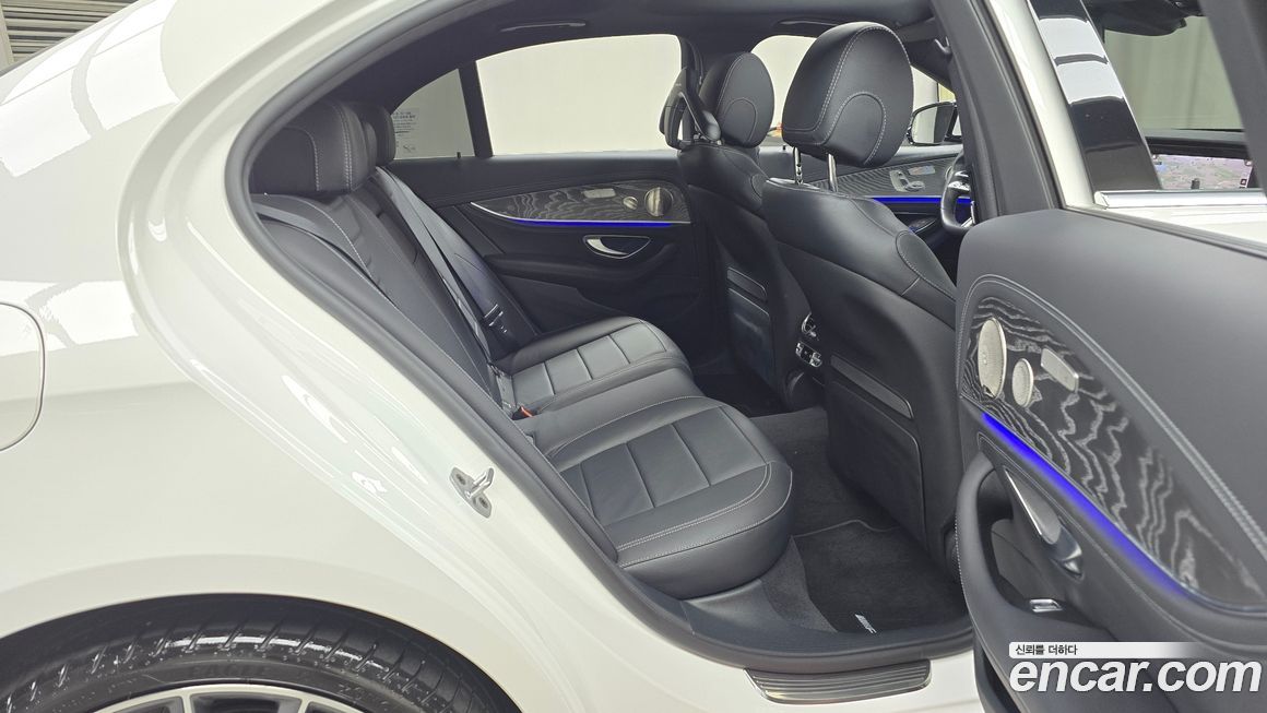 Mercedes-Benz E-Class 2022