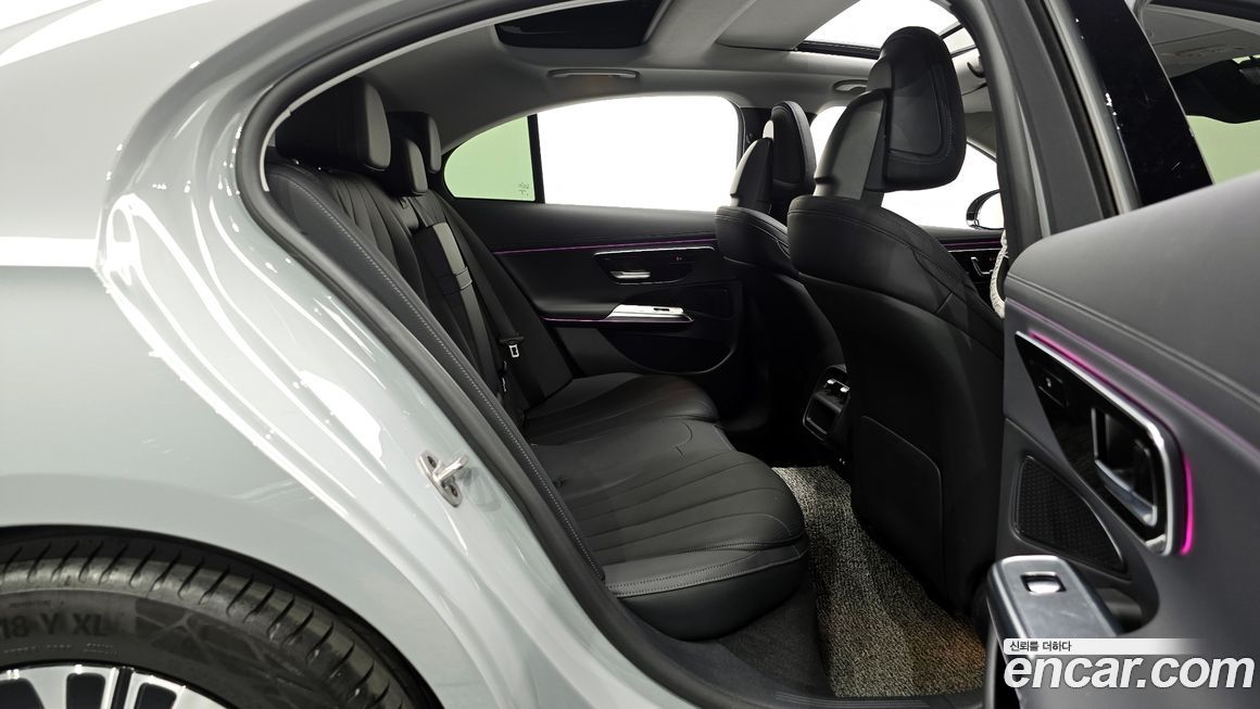 Mercedes-Benz E-Class 2024