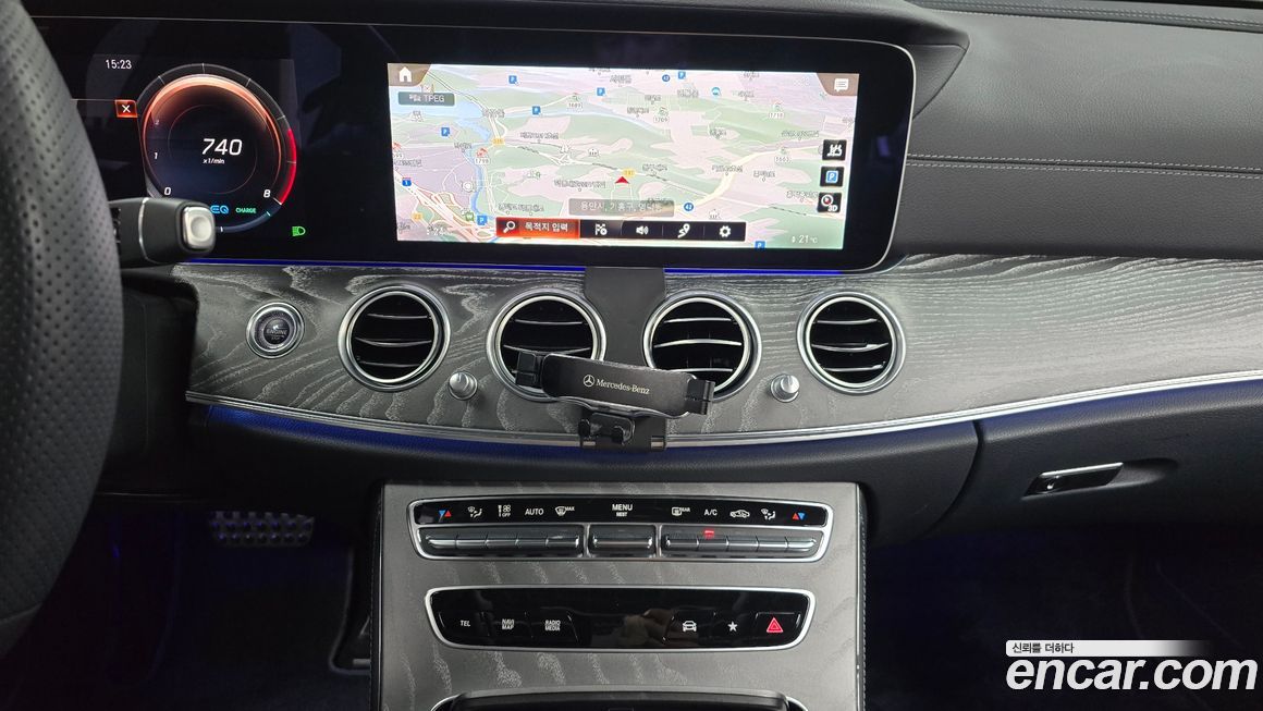 Mercedes-Benz E-Class 2022