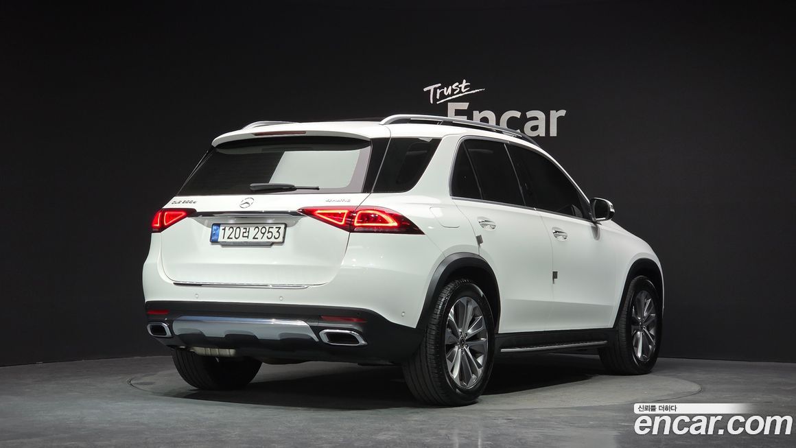 Mercedes-Benz GLE-Class 2021