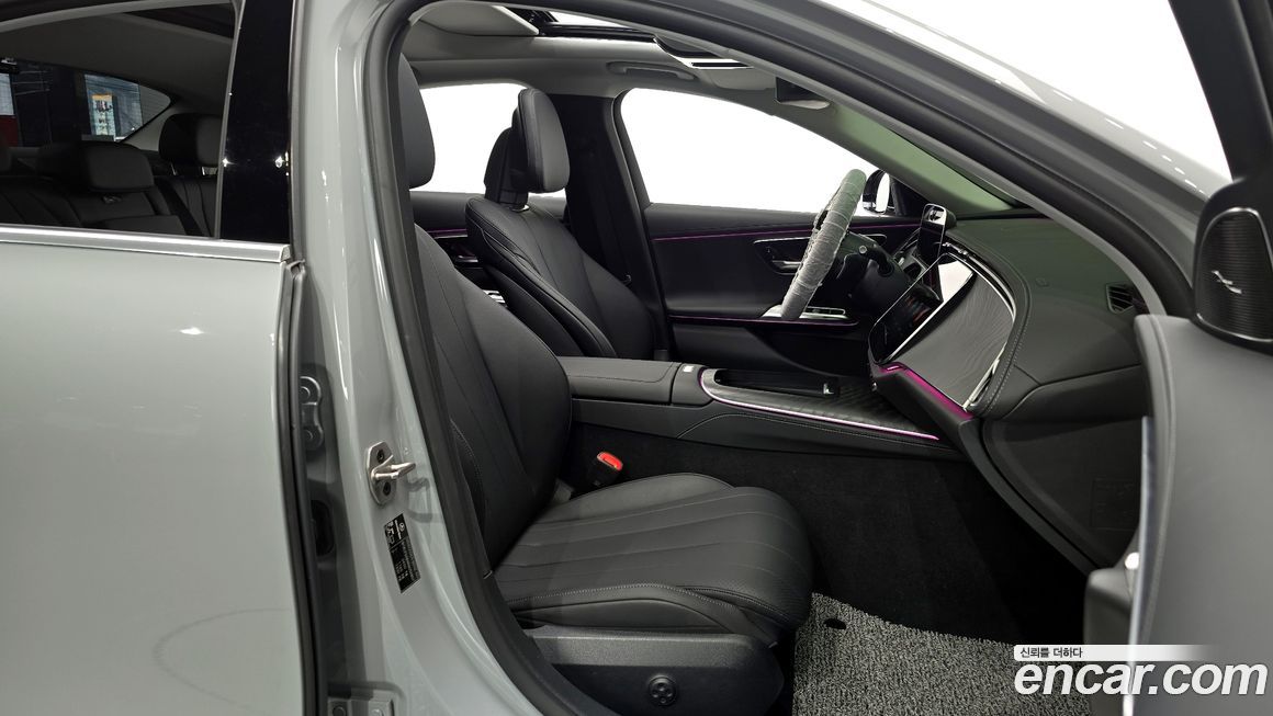 Mercedes-Benz E-Class 2024