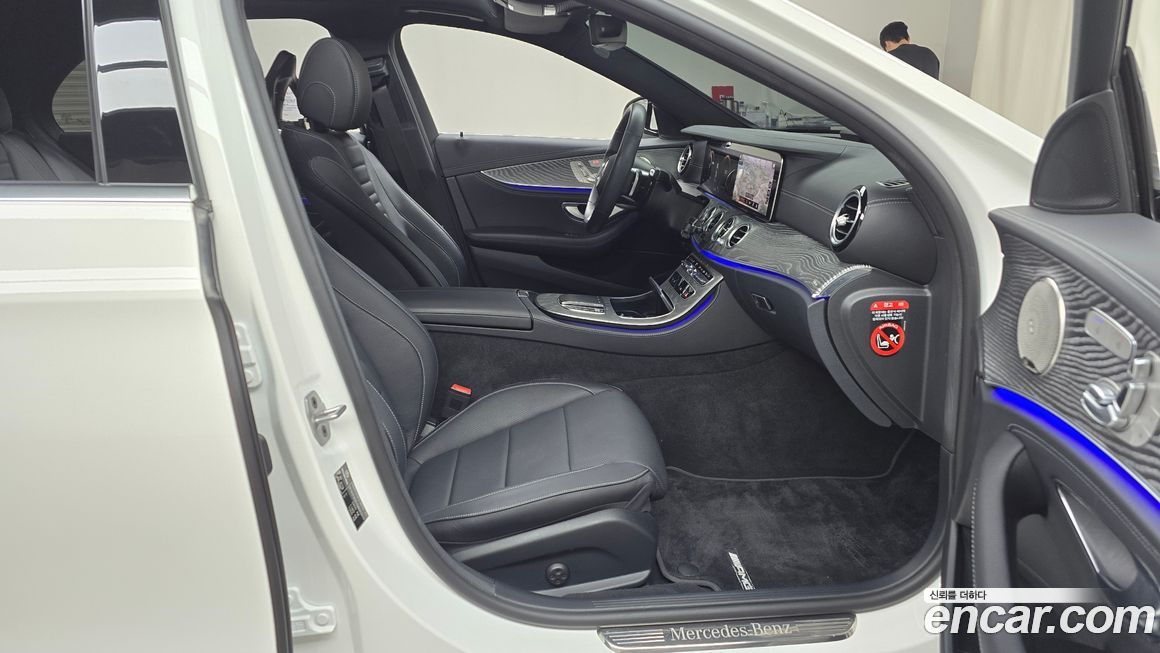 Mercedes-Benz E-Class 2022