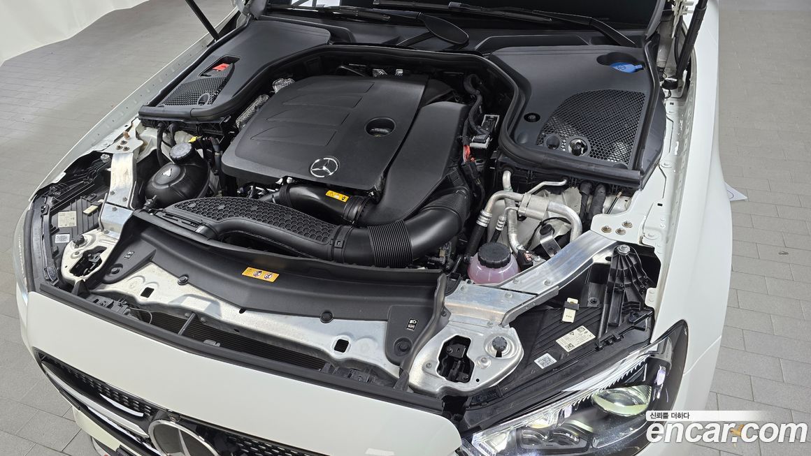 Mercedes-Benz E-Class 2022