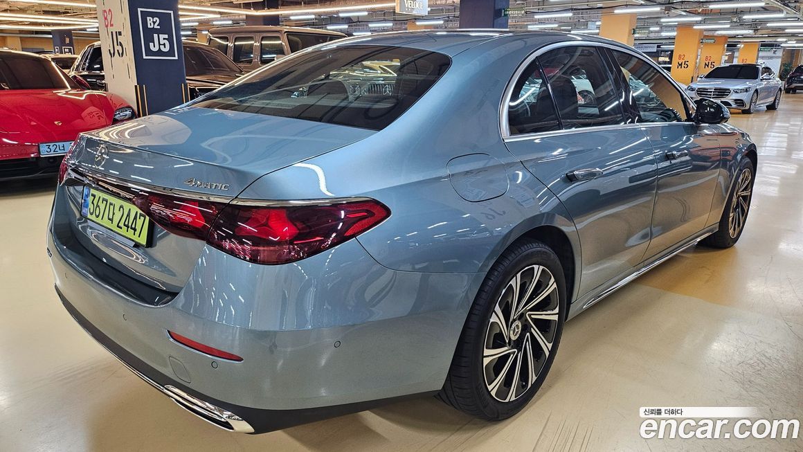 Mercedes-Benz E-Class 2024