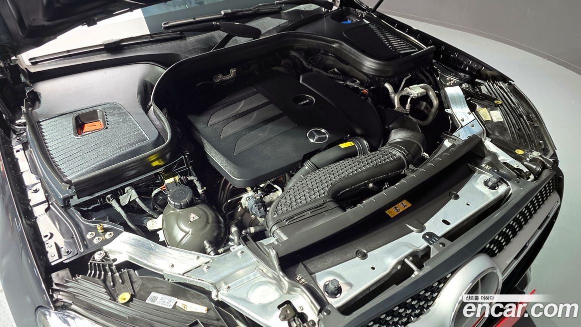 Mercedes-Benz GLC-Class 2023