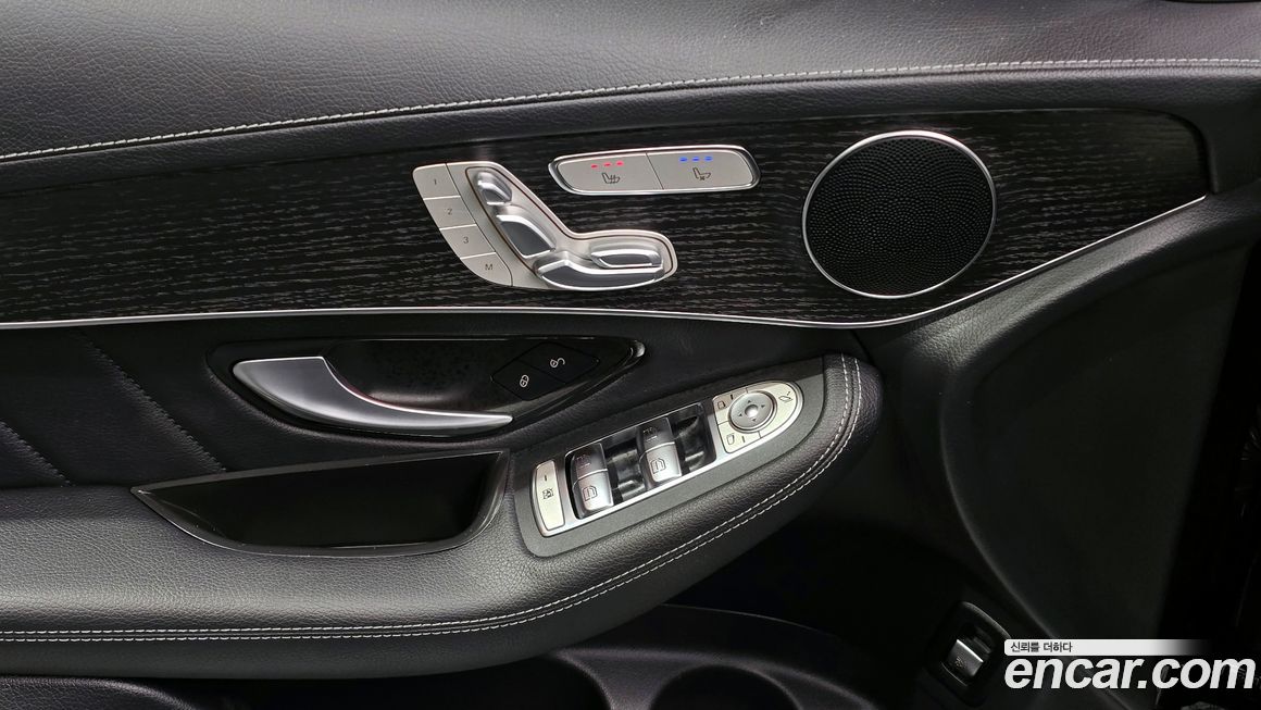 Mercedes-Benz GLC-Class 2023