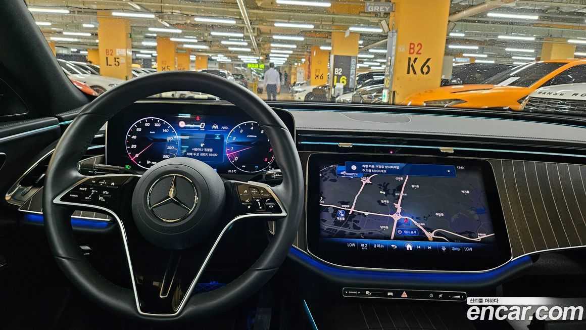Mercedes-Benz E-Class 2024