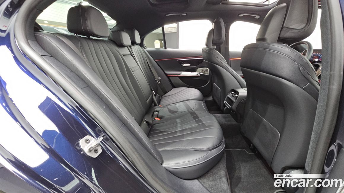 Mercedes-Benz E-Class 2024