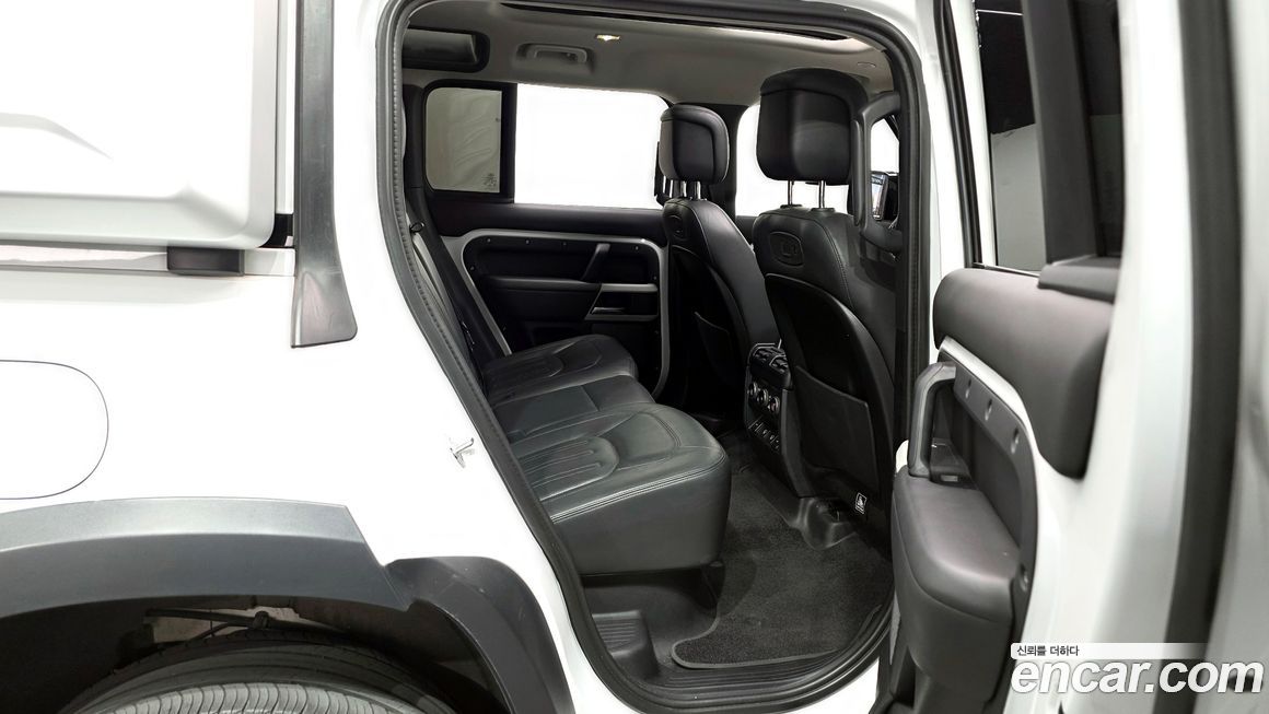 Land Rover Defender 2022