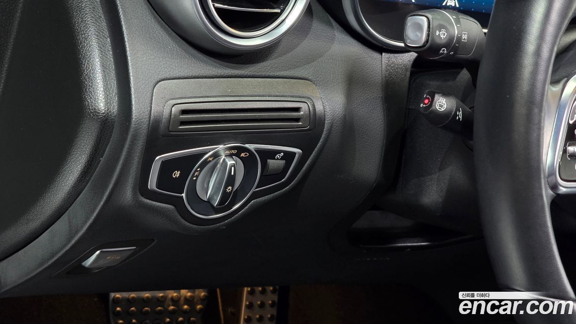 Mercedes-Benz GLC-Class 2023