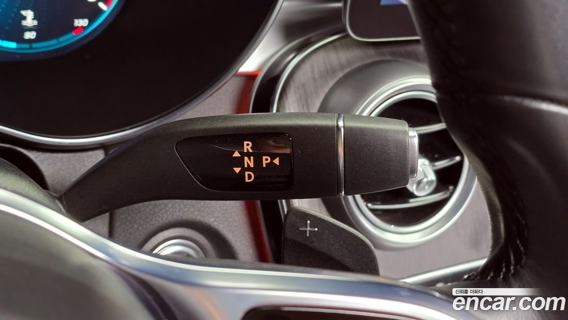 Mercedes-Benz GLC-Class 2023