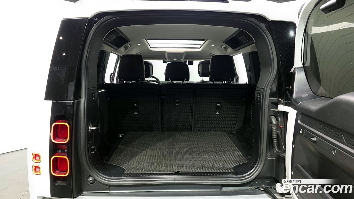 Land Rover Defender 2022