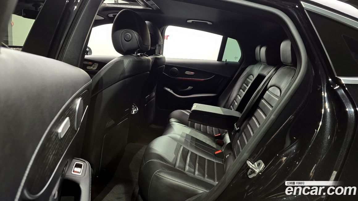 Mercedes-Benz GLC-Class 2023