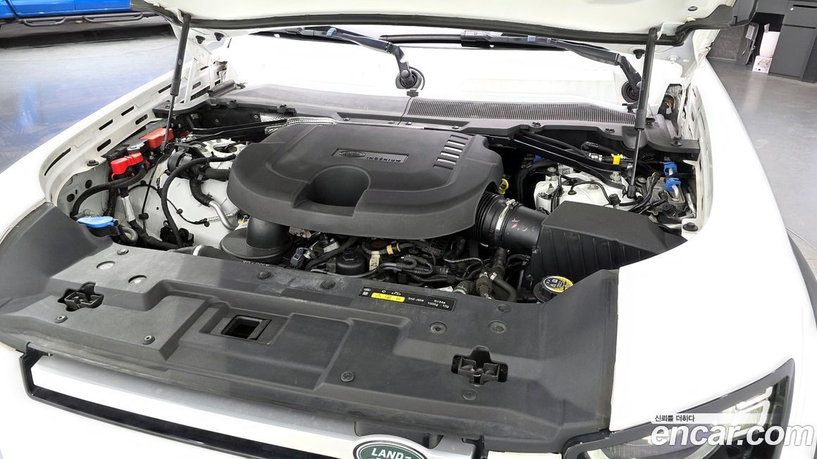 Land Rover Defender 2022