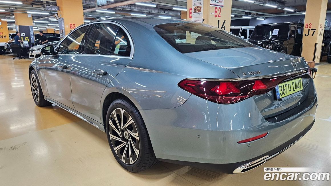 Mercedes-Benz E-Class 2024