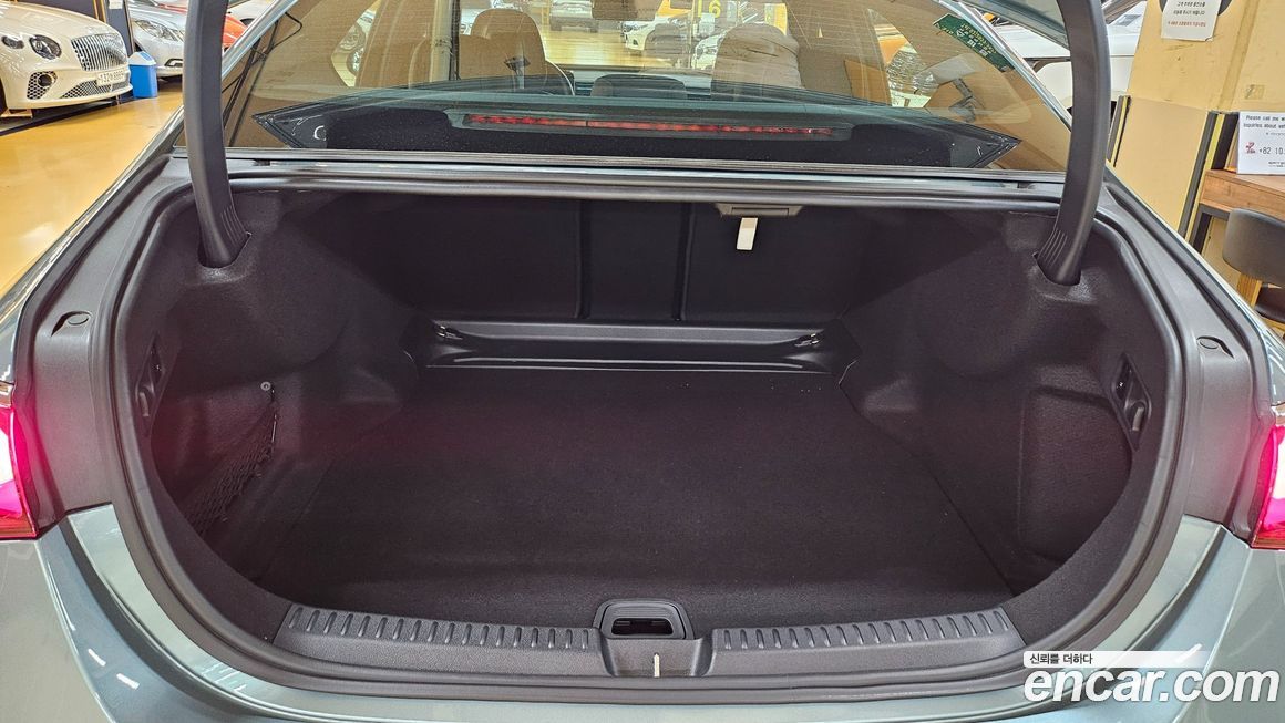 Mercedes-Benz E-Class 2024