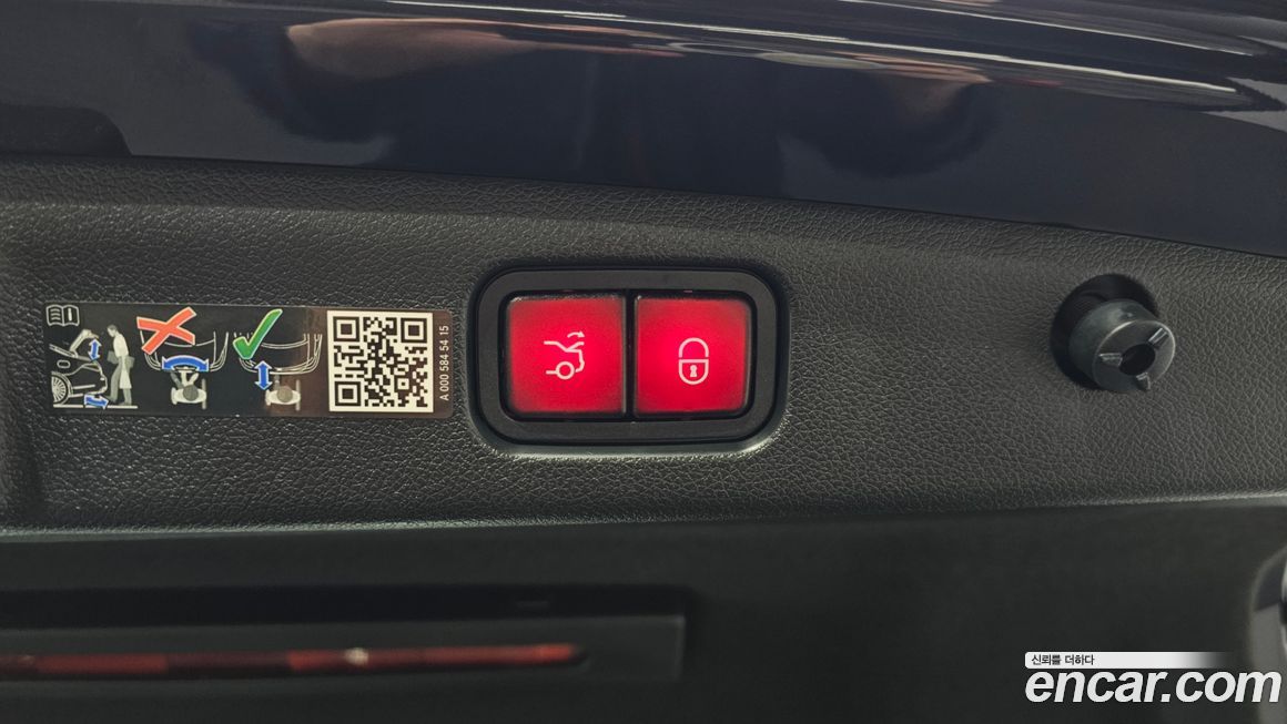 Mercedes-Benz E-Class 2024
