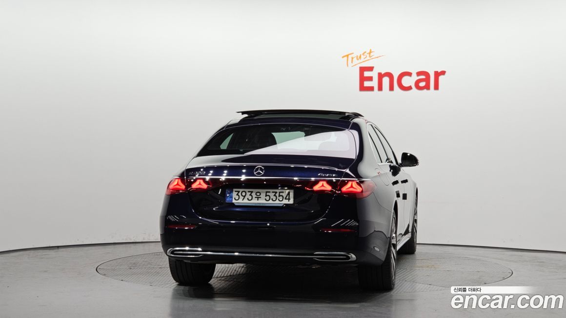 Mercedes-Benz E-Class 2024