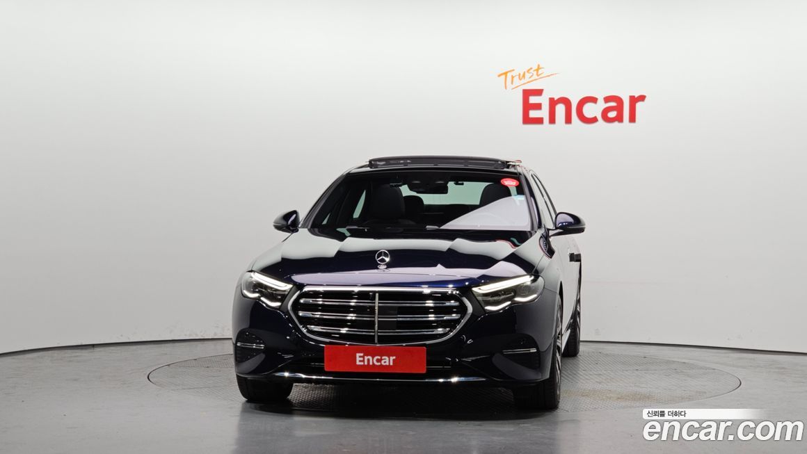 Mercedes-Benz E-Class 2024