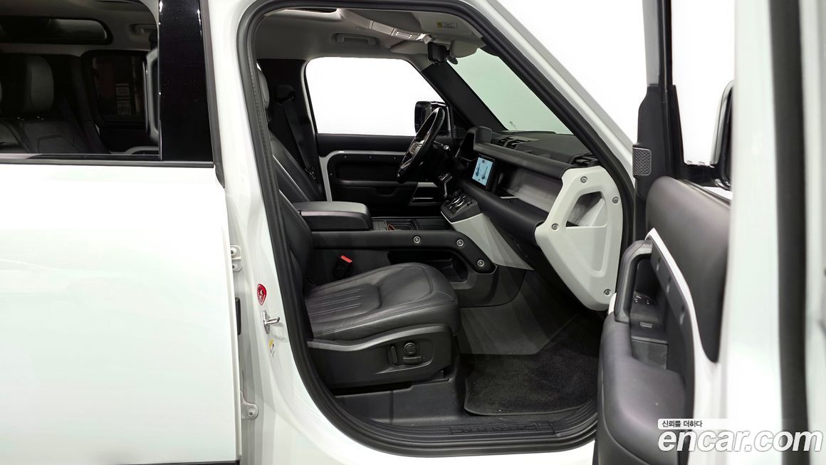 Land Rover Defender 2022