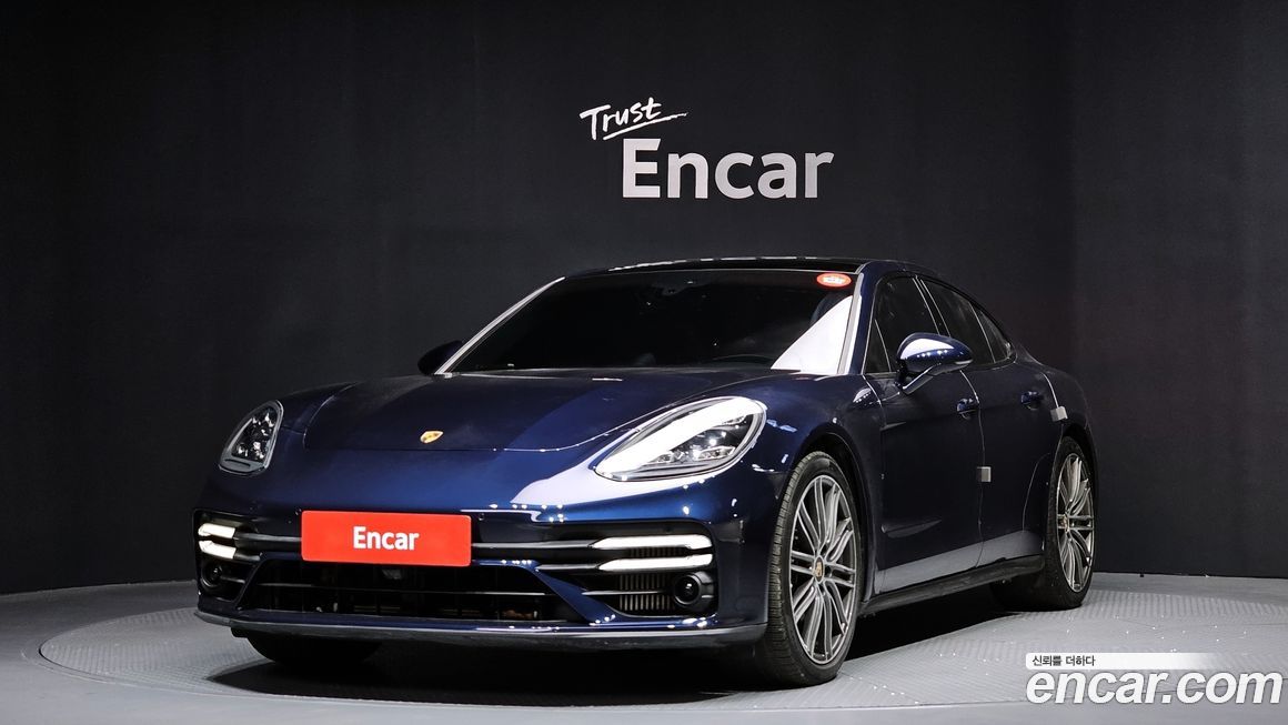 Porsche Panamera 2021