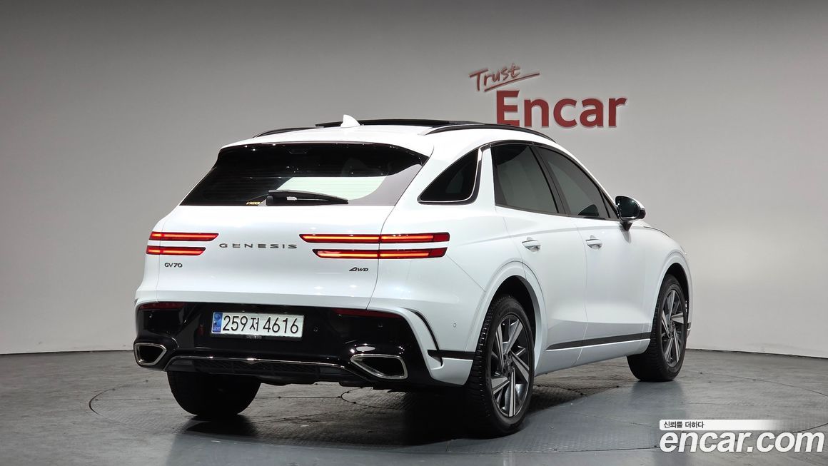 Genesis GV70 2025