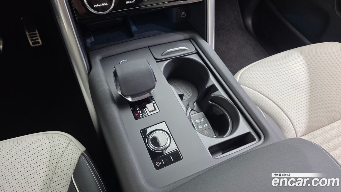 Land Rover Discovery 2024