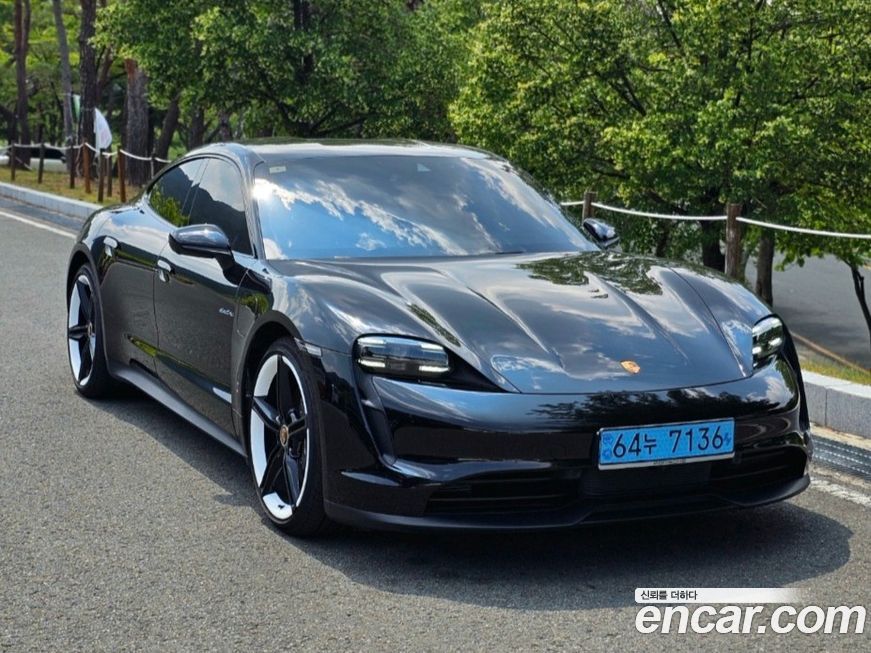 Porsche Taycan 2022