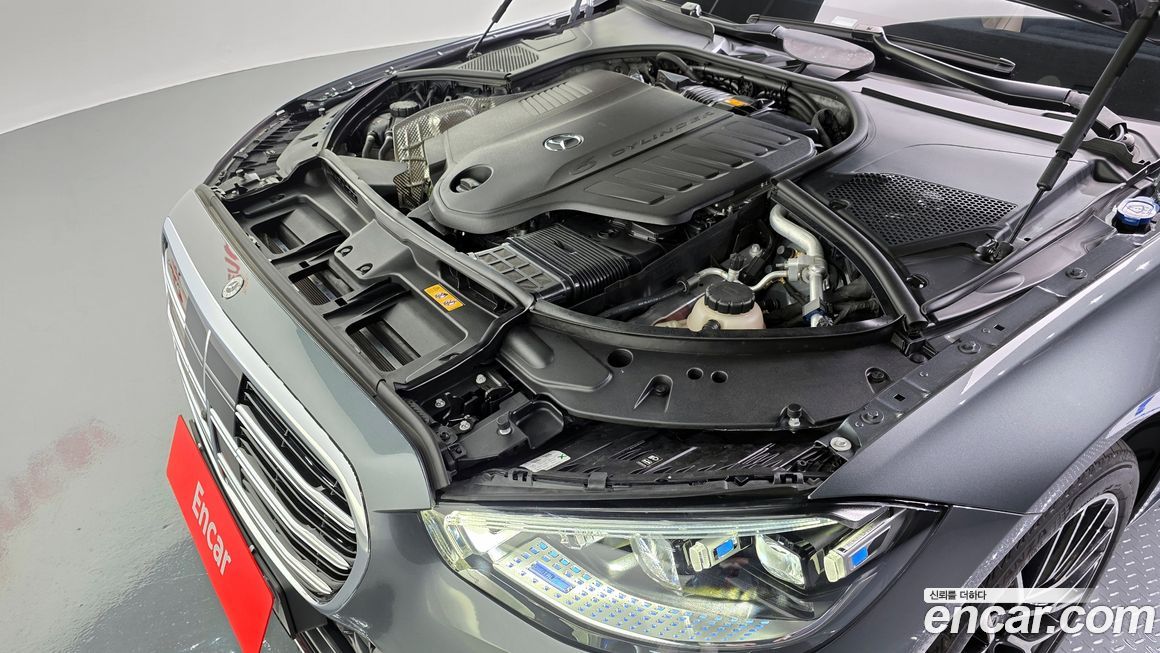 Mercedes-Benz S-Class 2024