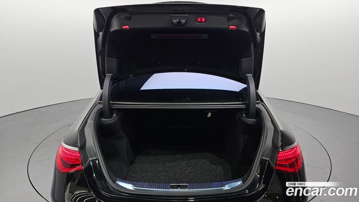 Mercedes-Benz S-Class 2022