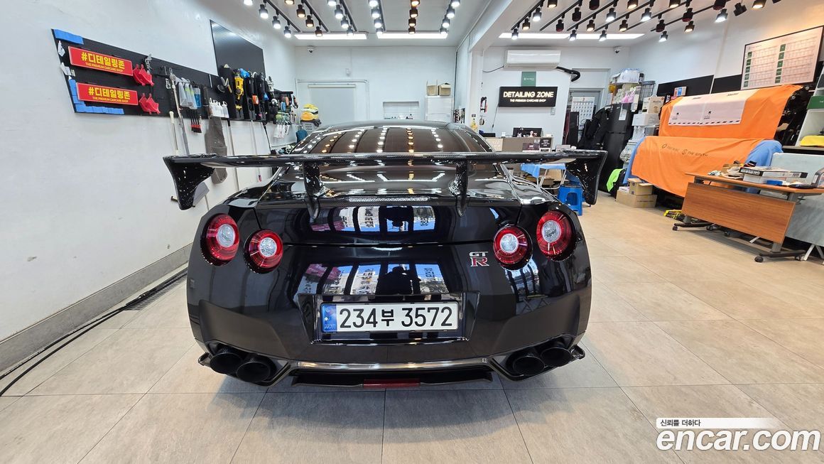 Nissan GT-R 2014