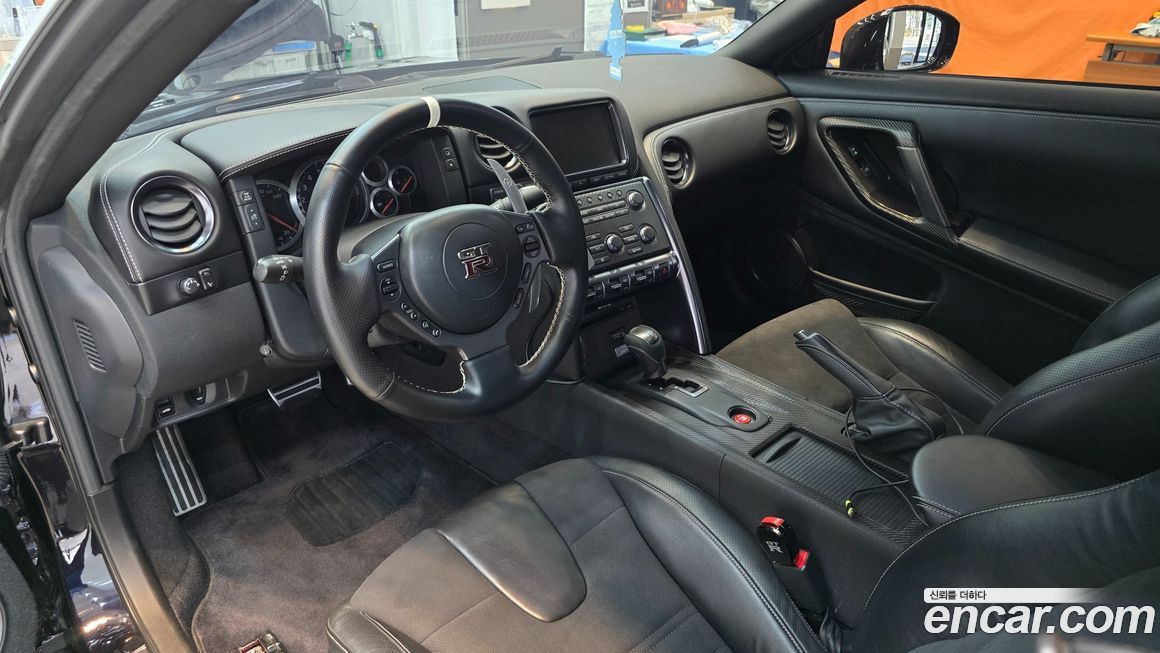 Nissan GT-R 2014