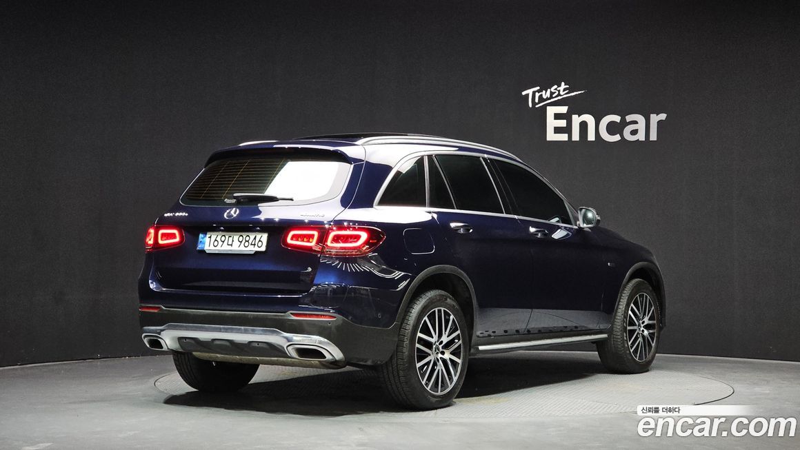 Mercedes-Benz GLC-Class 2021