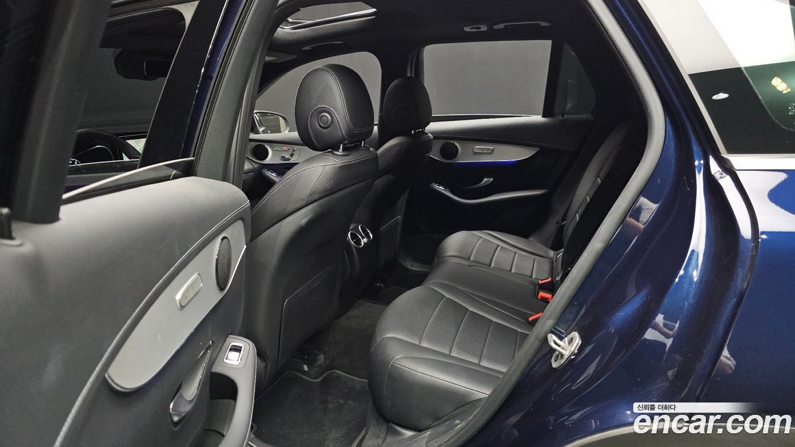 Mercedes-Benz GLC-Class 2021