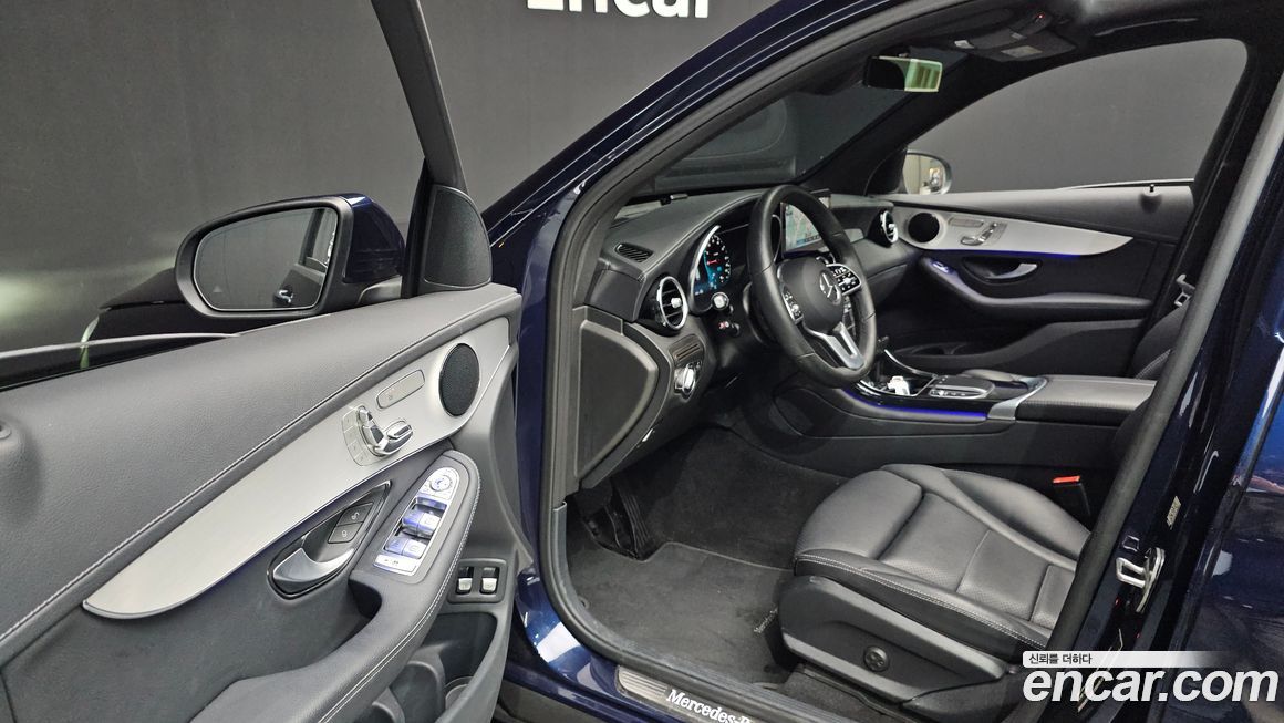 Mercedes-Benz GLC-Class 2021