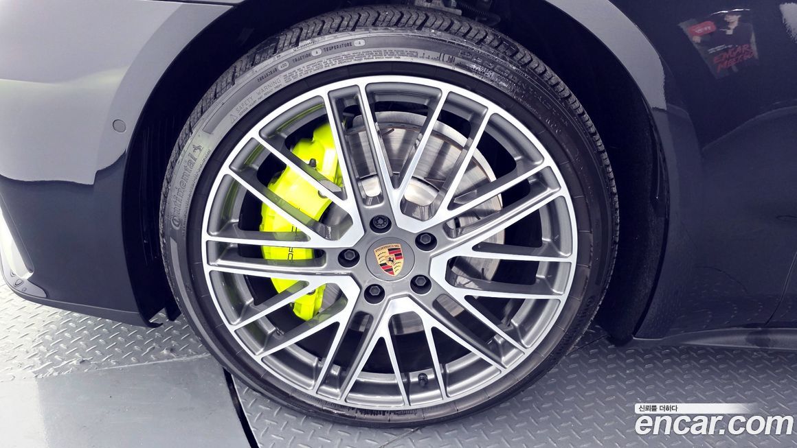 Porsche Panamera 2025