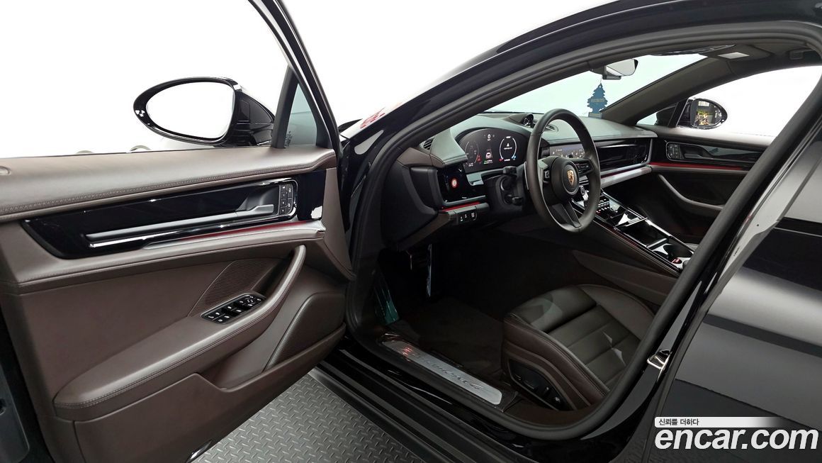 Porsche Panamera 2025