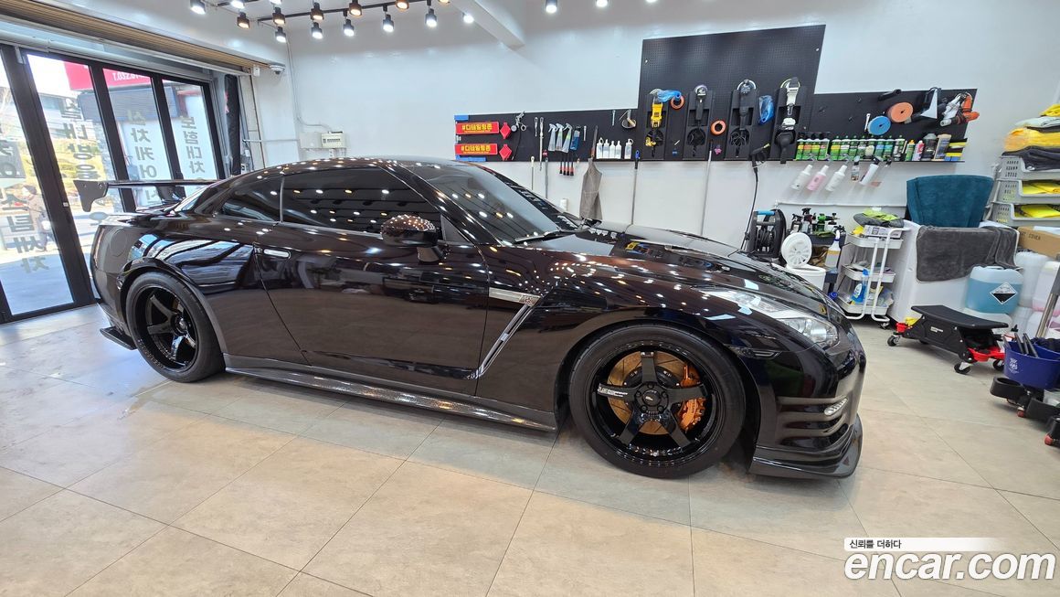 Nissan GT-R 2014