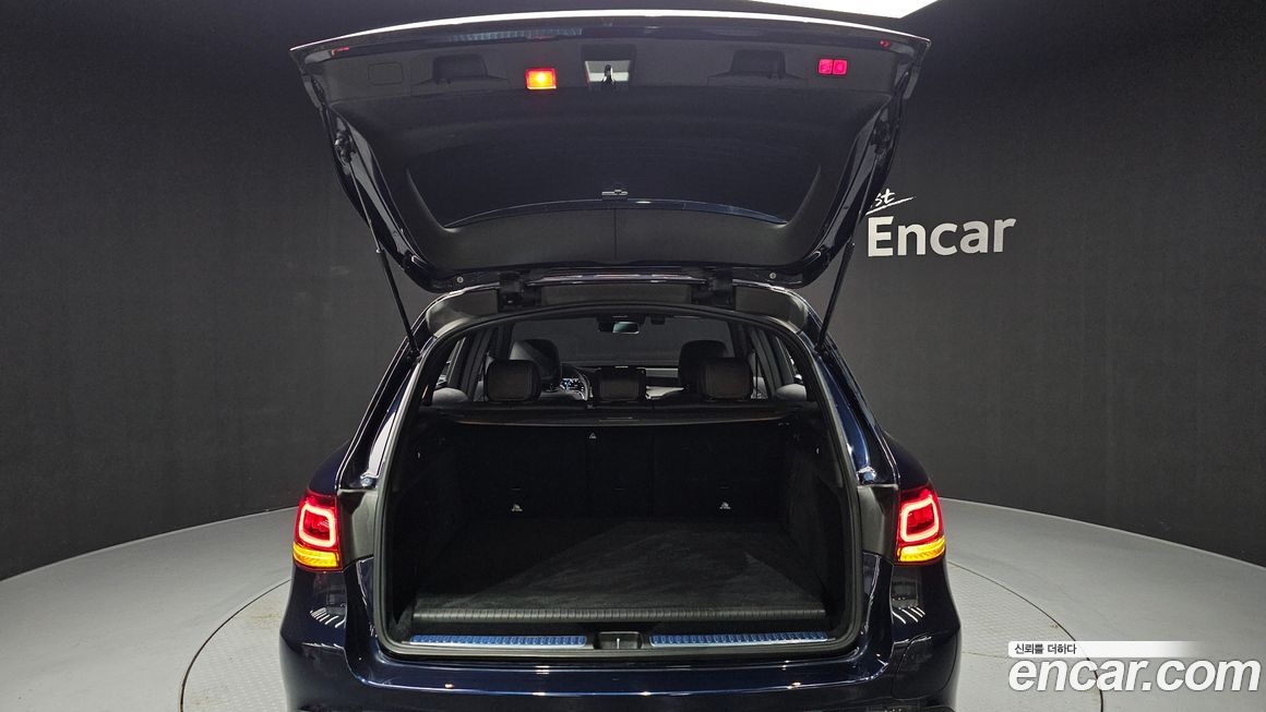 Mercedes-Benz GLC-Class 2021